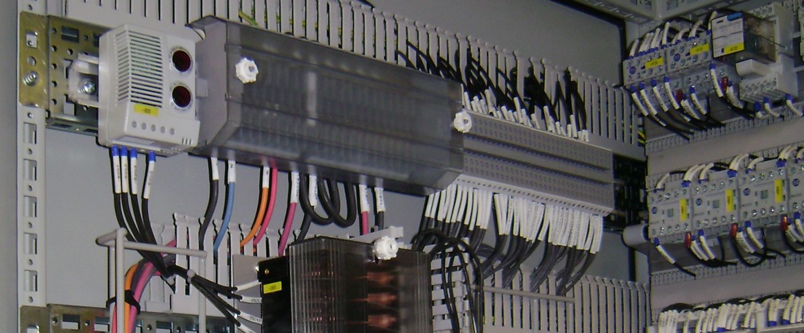  نصب و کابلکشی تجهیزات برق ups  با جدیدترین وبهترین متد کابلکشی و سربندی